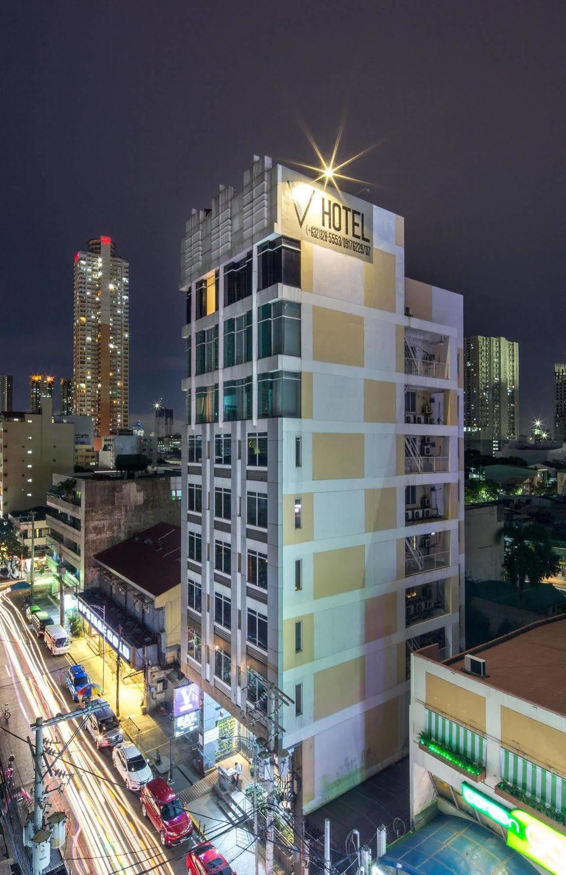V Hotel Manila Esterno foto